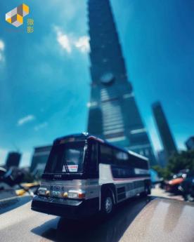Tiny 台灣 TW64 - 國光客運 國光號 MCI96A3 (桃園機場-台北) 合金車模型